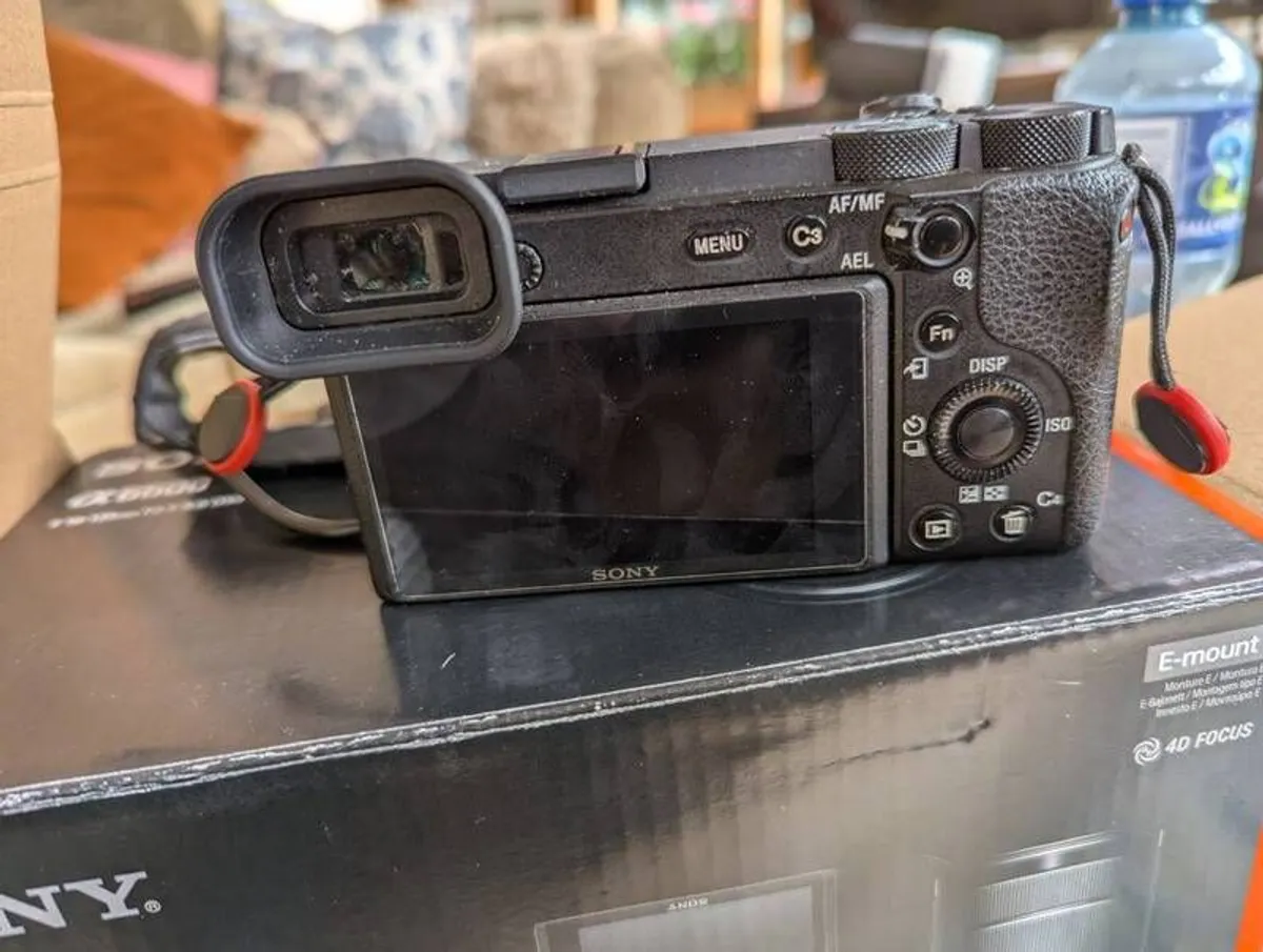 sony alpha a6600 - Image 2