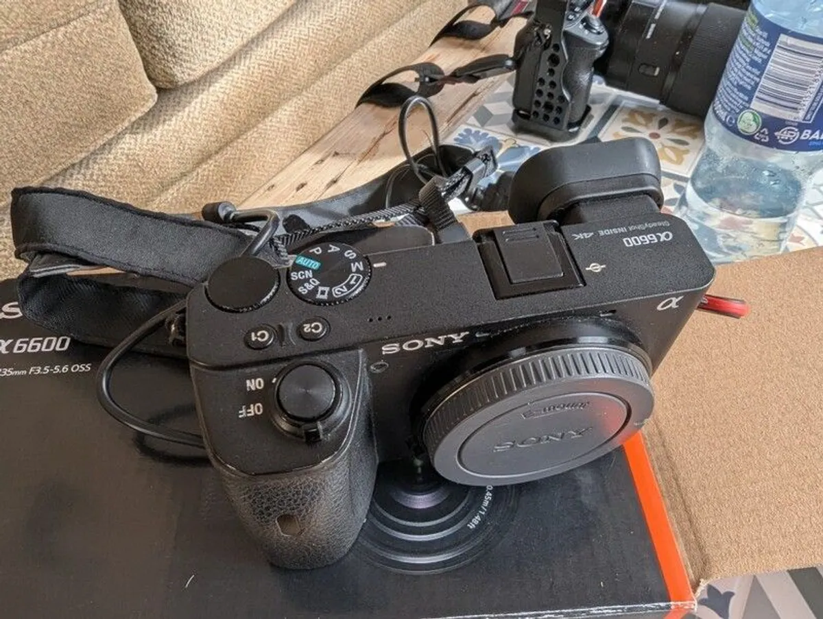 sony alpha a6600 - Image 3