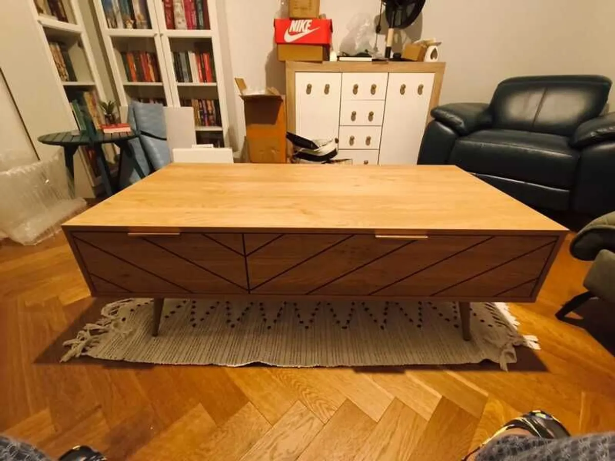 Stylish coffee table - Image 2