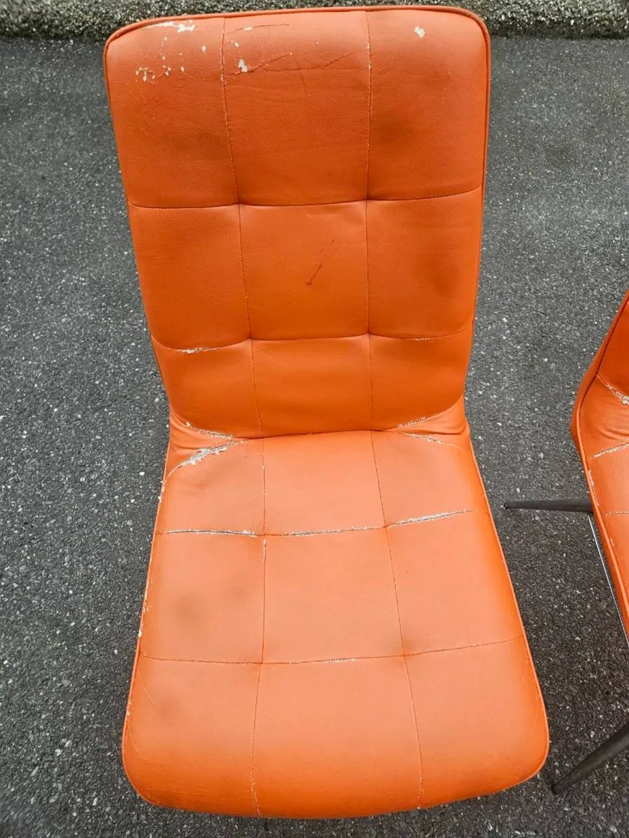 4 KITCHEN CHAIRS - Image 4