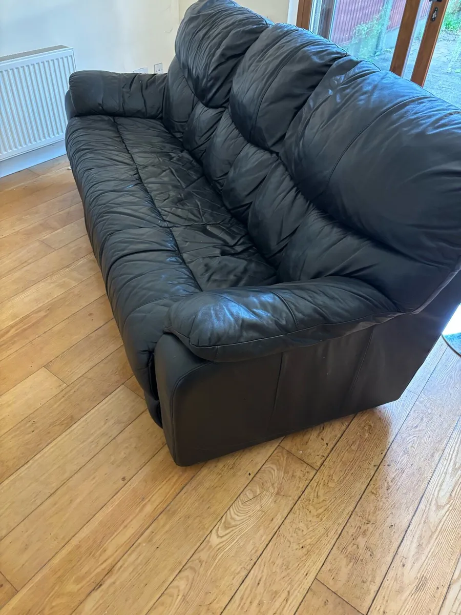 Couches - Image 2