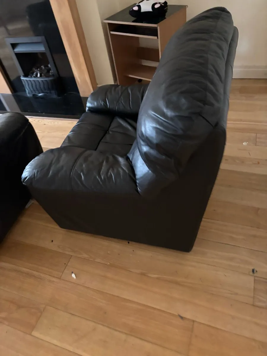 Couches - Image 3