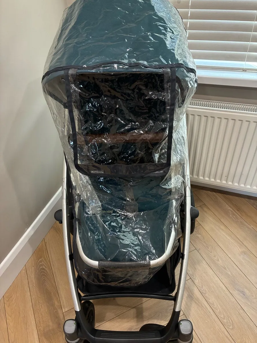 Uppababy Vista V2 Travel system - Image 4
