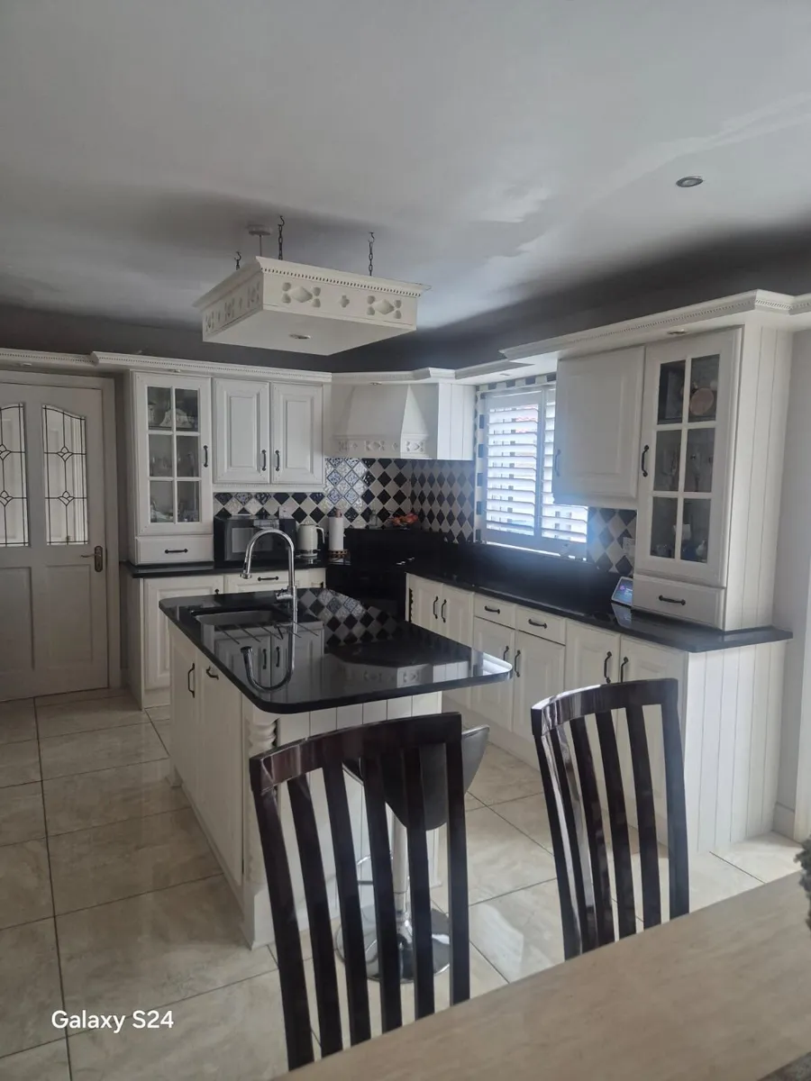 Kitchen - Image 1