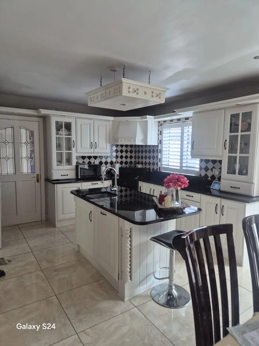 Kitchen - Image 2