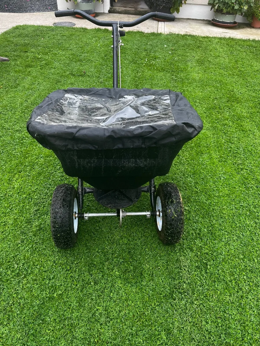 Fertiliser/Grass seed Spreader - Image 2