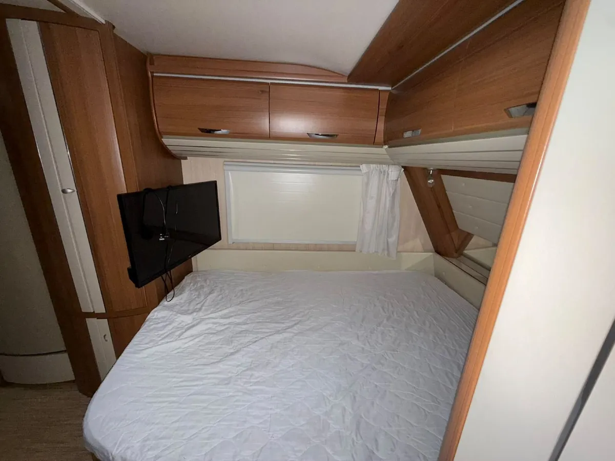 Caravan - Image 1