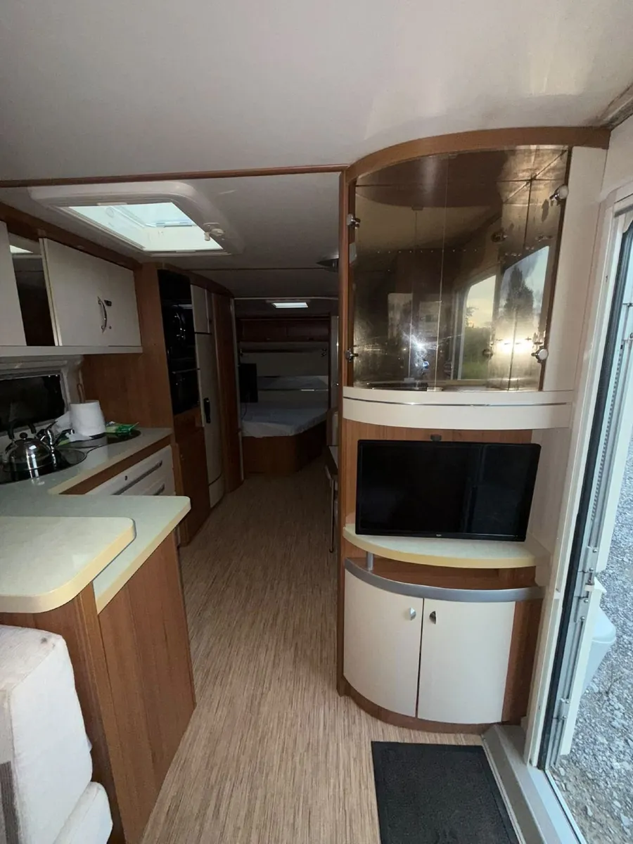 Caravan - Image 3