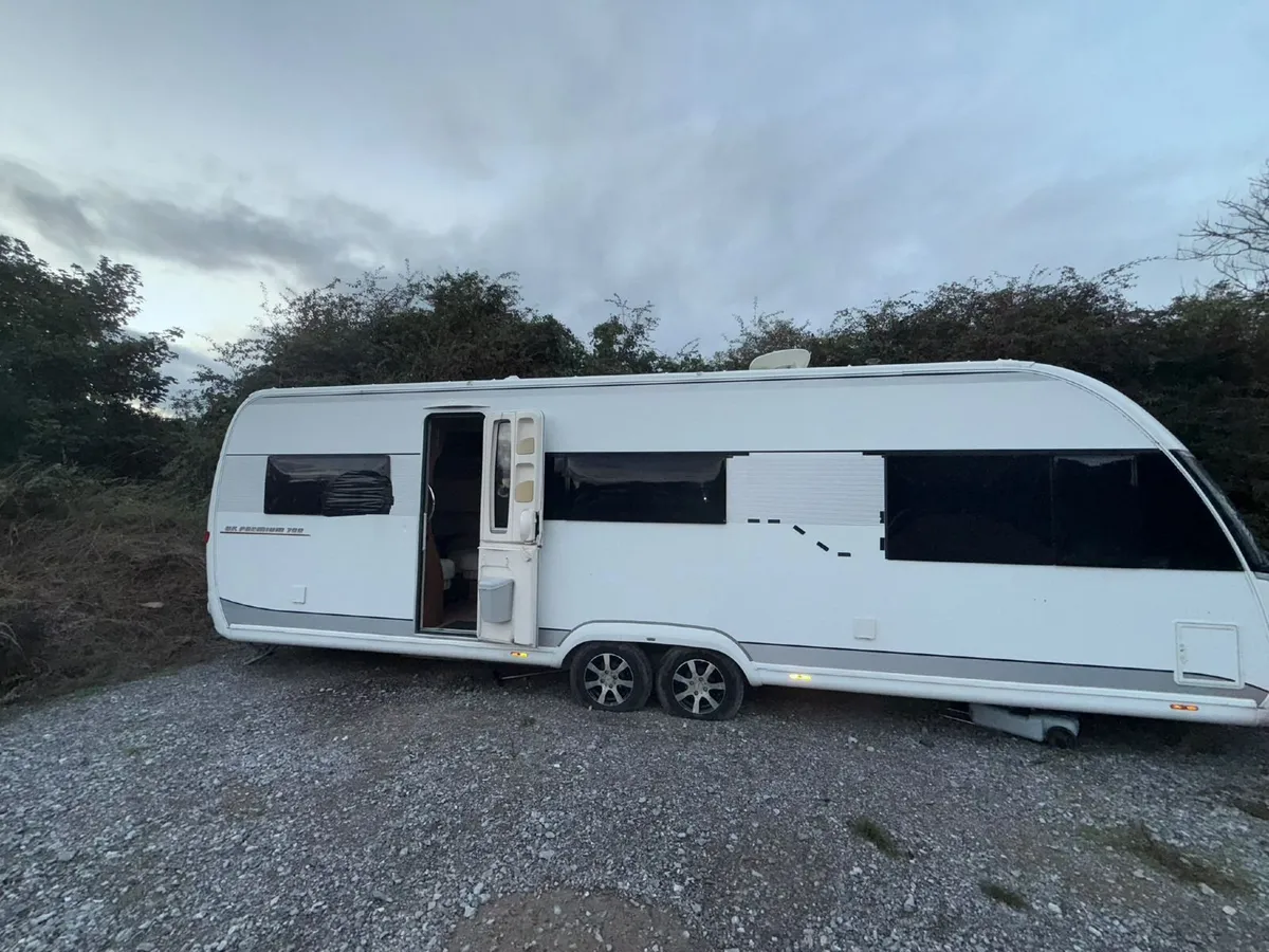 Caravan - Image 1
