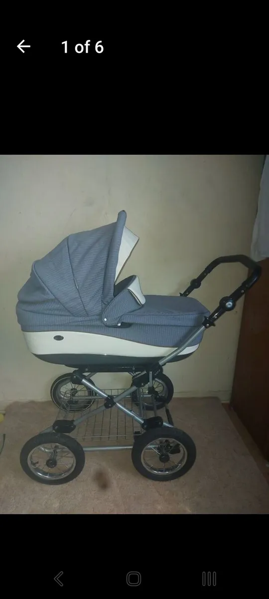 Roan vintage pram - Image 1