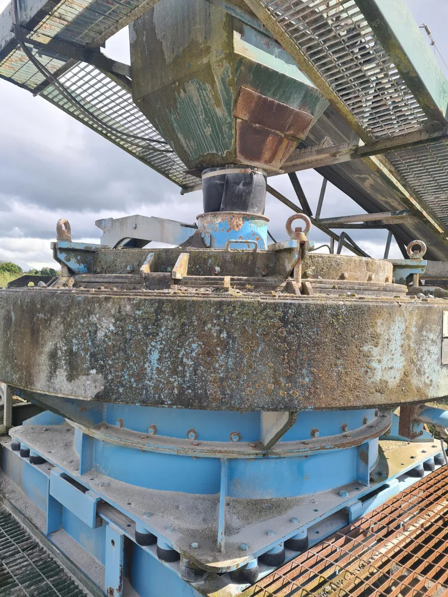 VERTICAL SHAFT IMPACT CRUSHER - Image 1