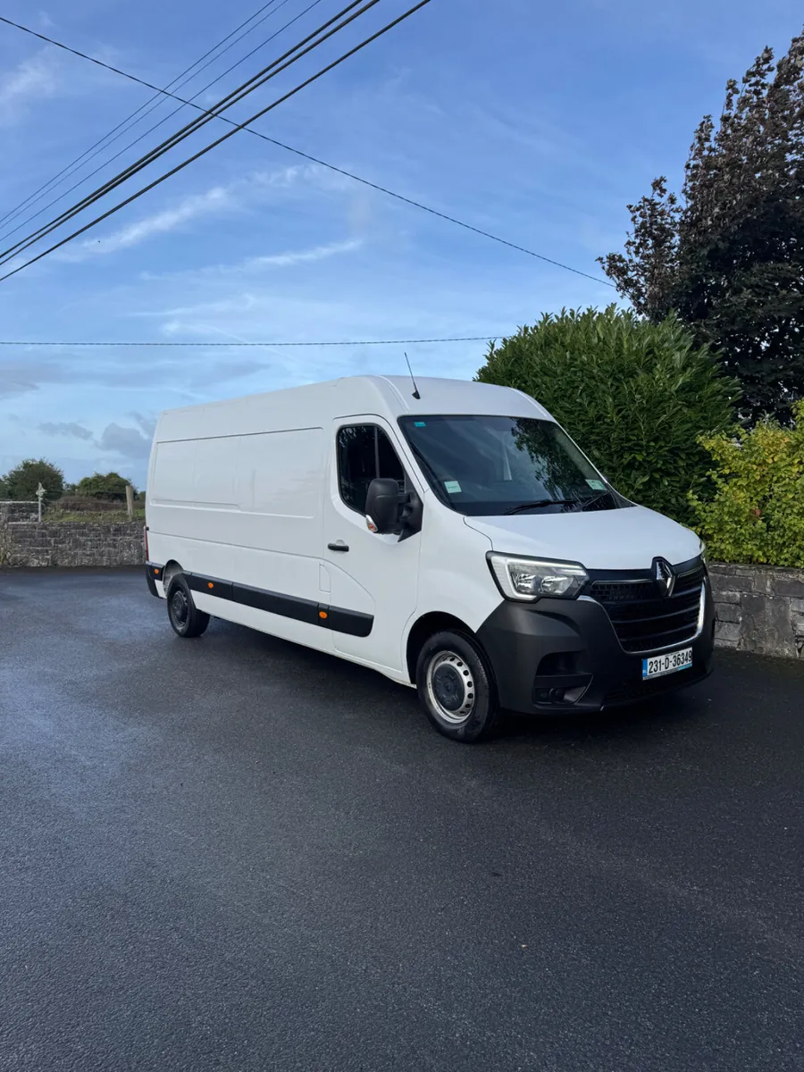 Renault Master 2023 - Image 1
