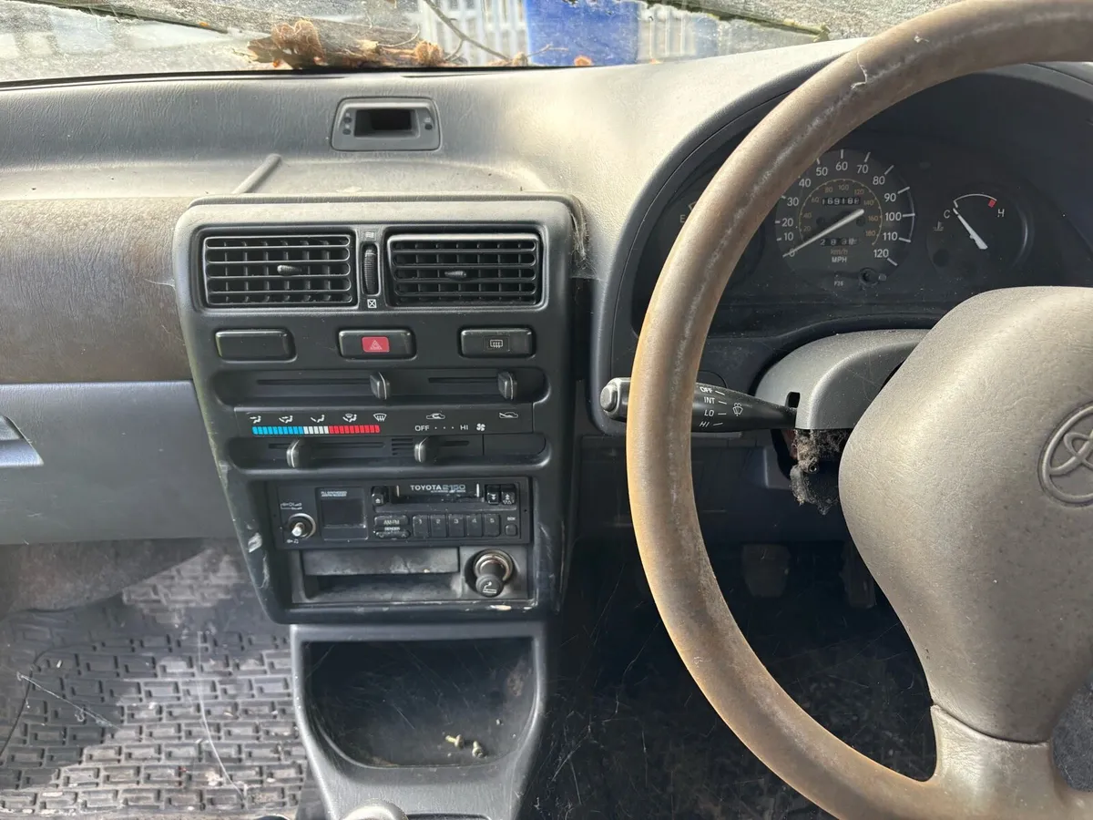 Toyota starlet - Image 3