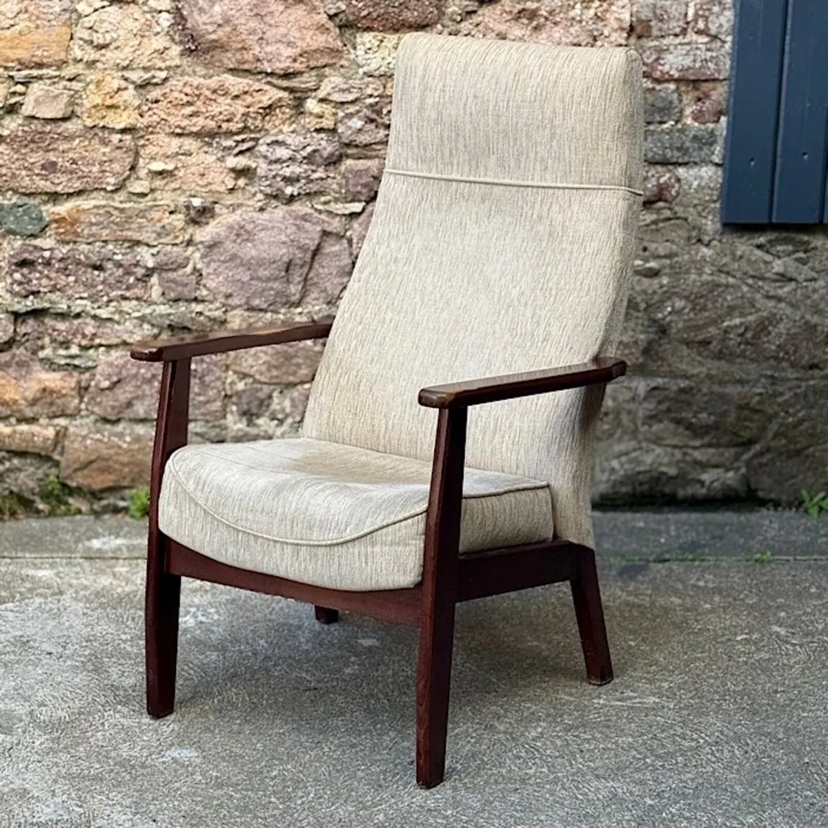 Vintage style fireside armchair - Image 1