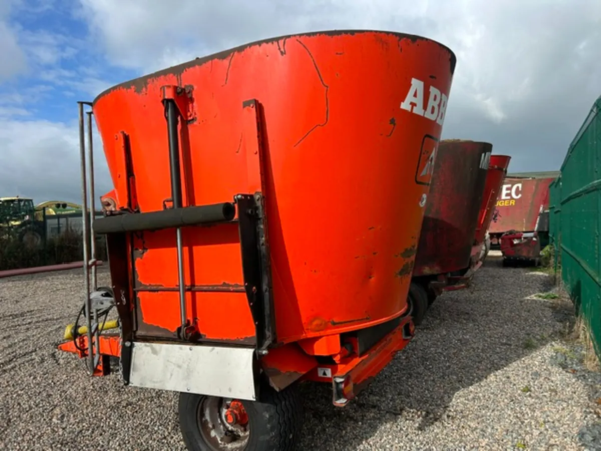 Abbey VF1000 tub feeder - Image 3