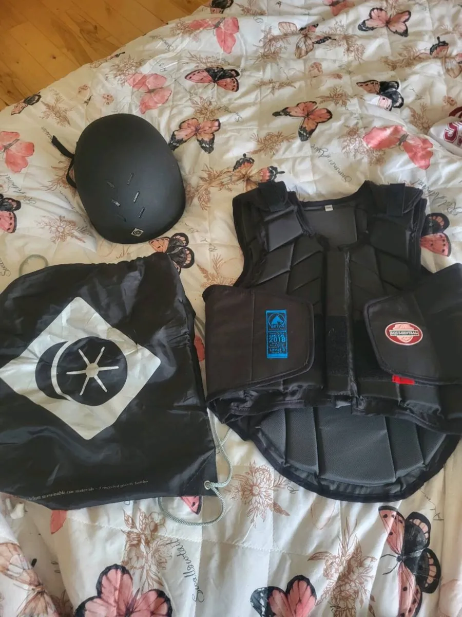 Horse riding gear - Image 2