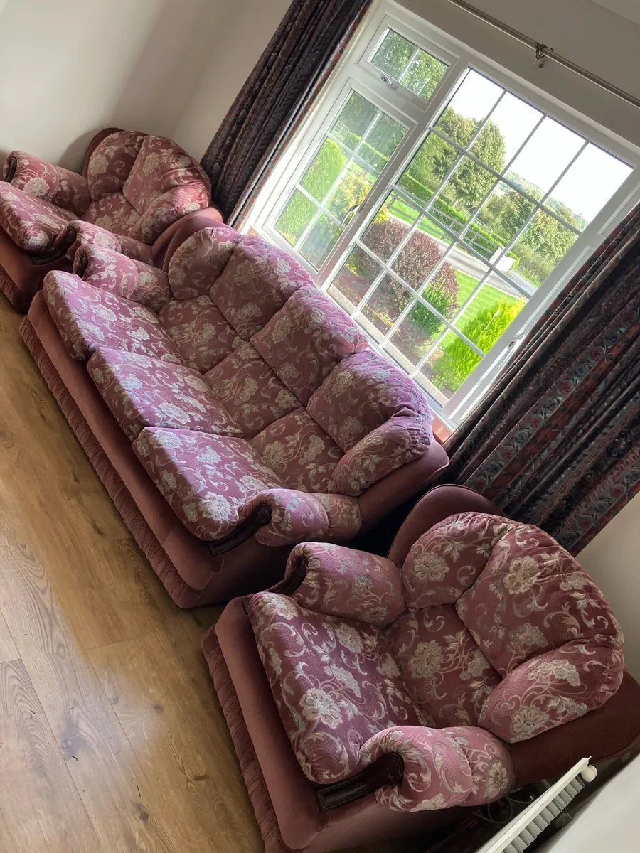 3 Seater & 2 Singles (Free) - Image 1
