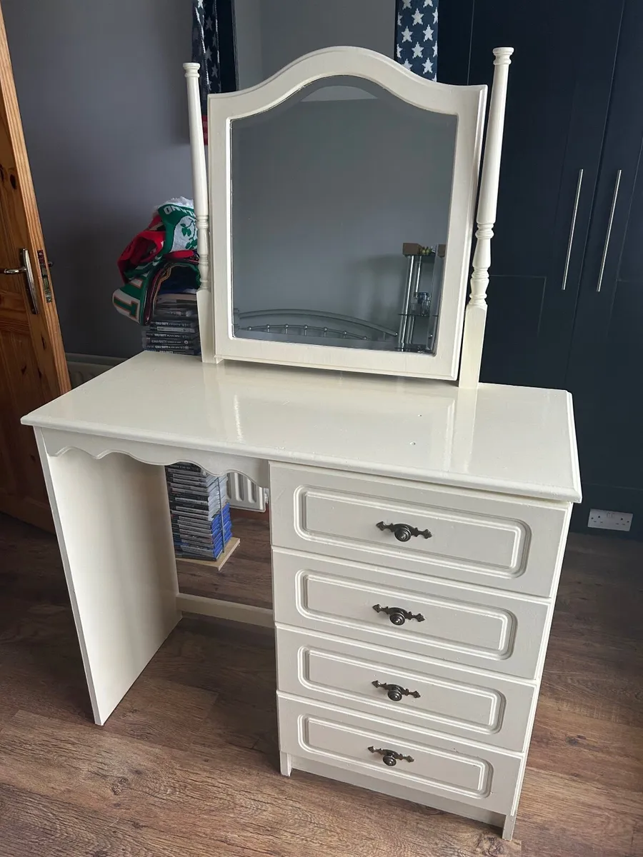 Dressing table with mirror - Image 2