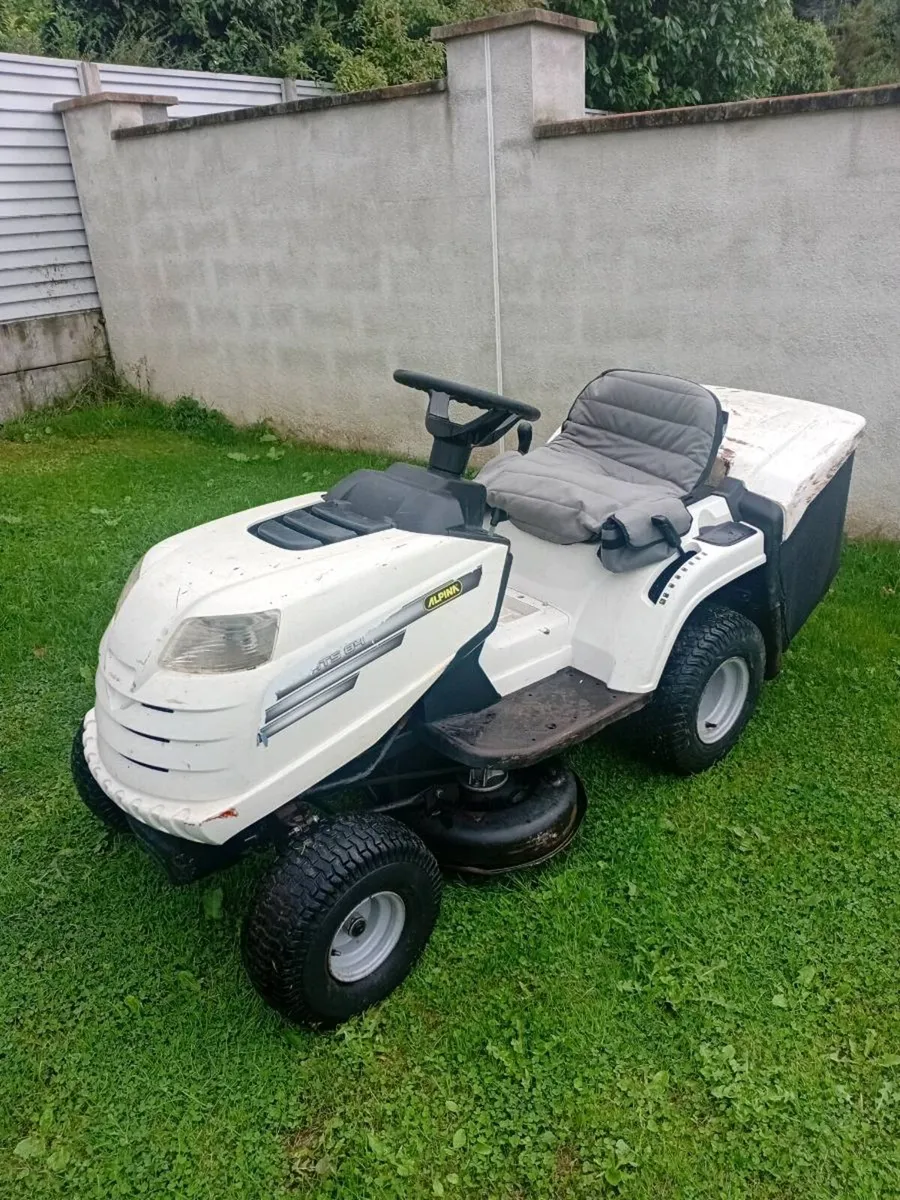 Ride on lawnmower - Image 2