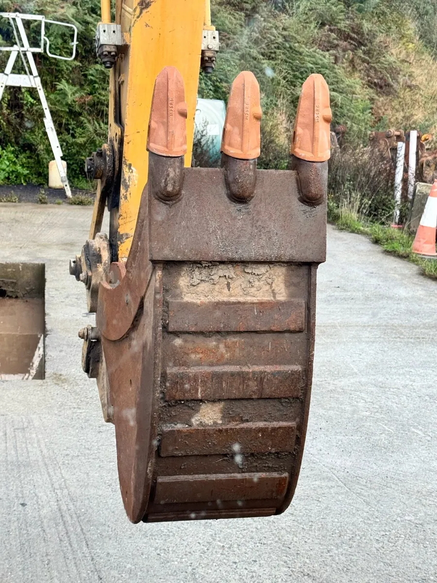 24” Titan 80mm Pins Bucket - Image 3
