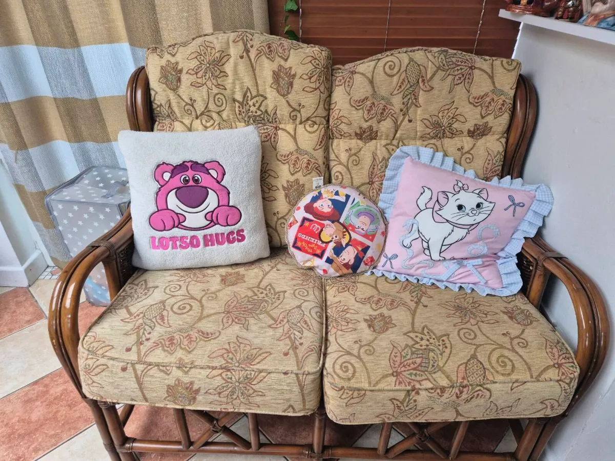 Couch - Image 3