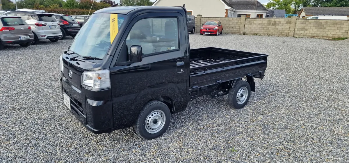 2024 Daihatsu Hijet 4WD Automatic Pickup – €16,950 - Image 1