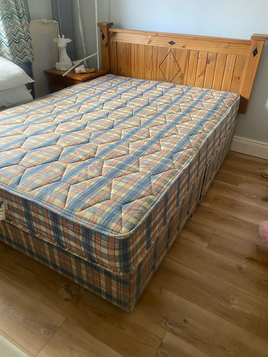 Double bed with divan and headboard - Image 1