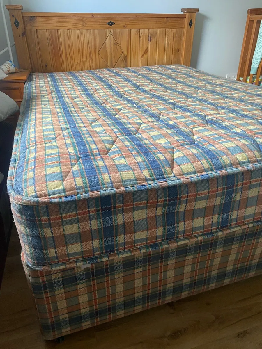 Double bed with divan and headboard - Image 2
