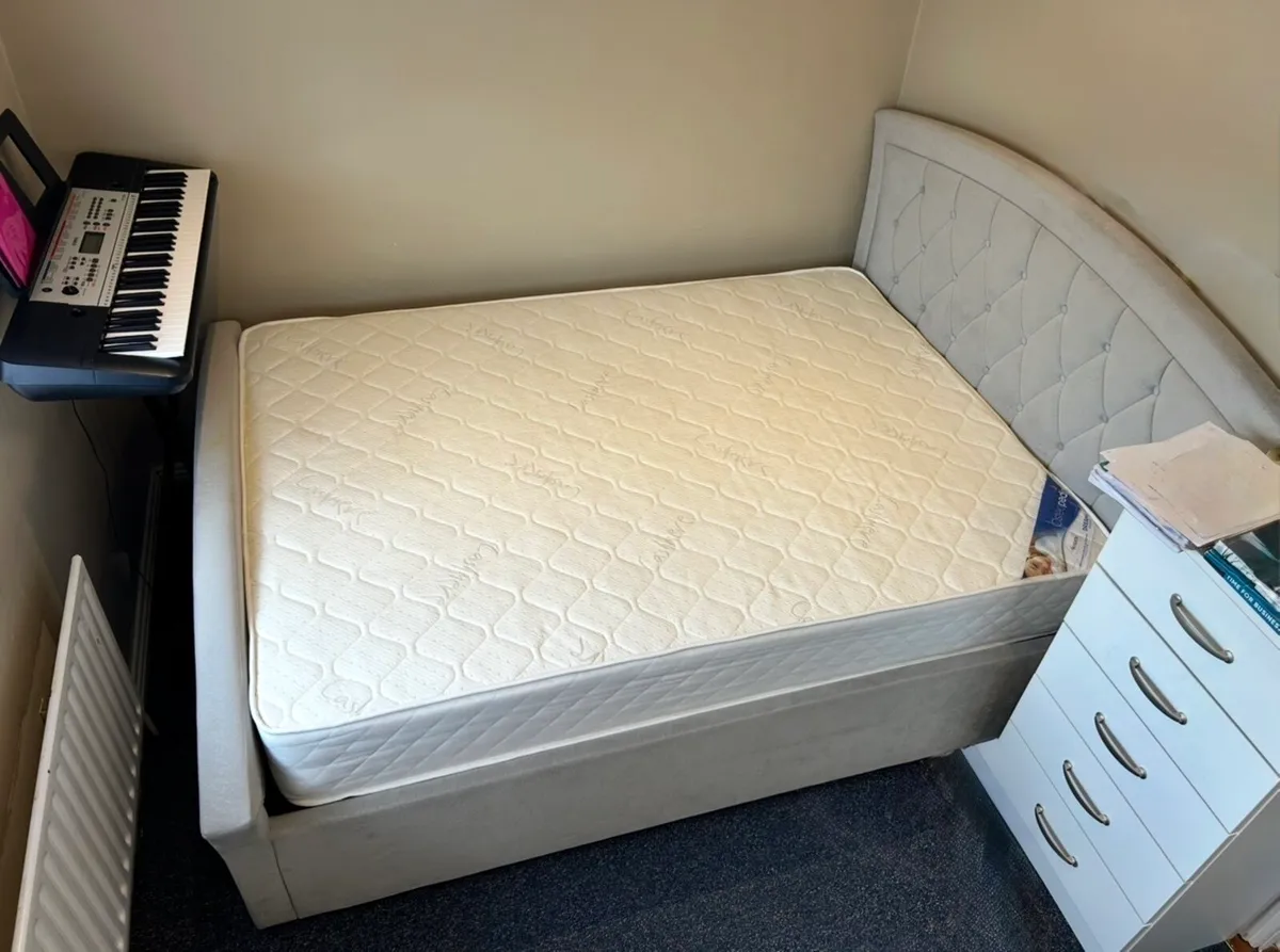 Ottoman double bed (4ft 6) with storage - Image 1