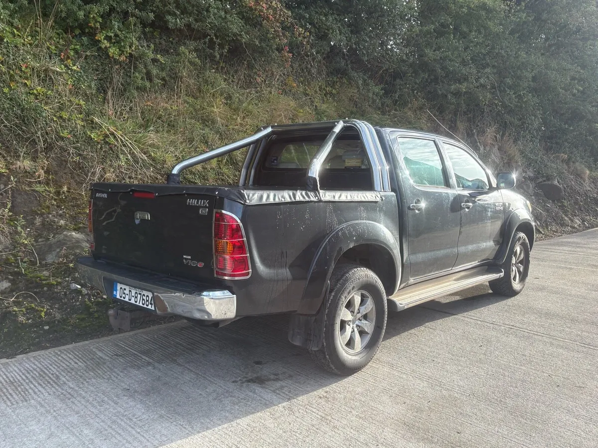 Toyota Hilux - Image 3