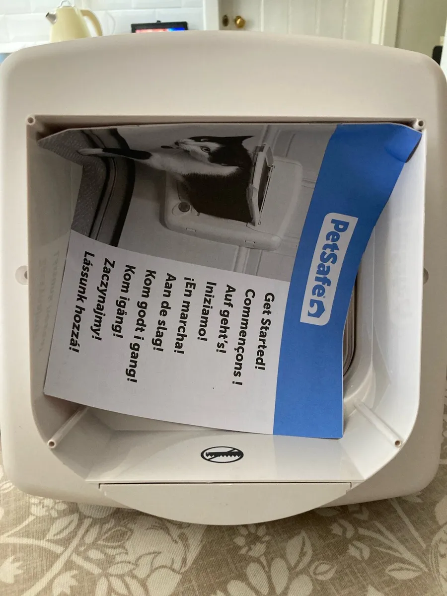 Magnetic Cat Flap - Image 2