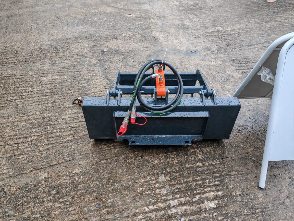 Grab bucket mini loader NEW - Image 3