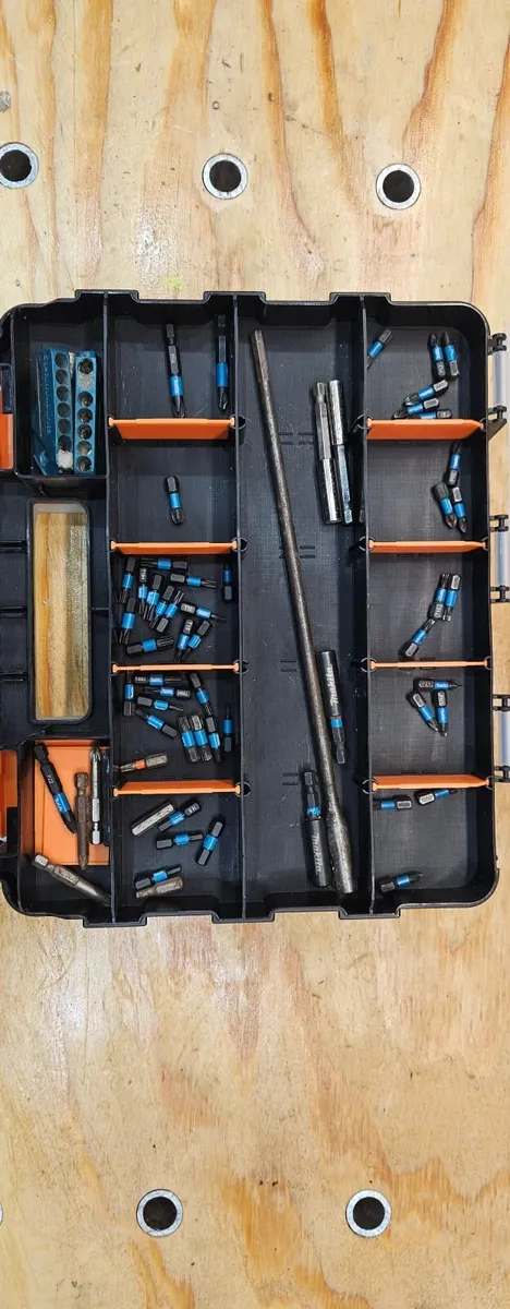 Makita bits and case - Image 1