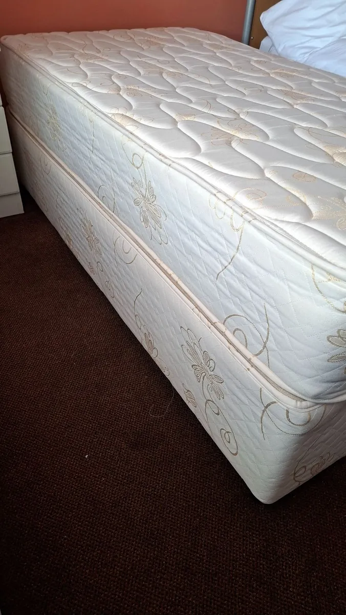 Single Bed - Image 4