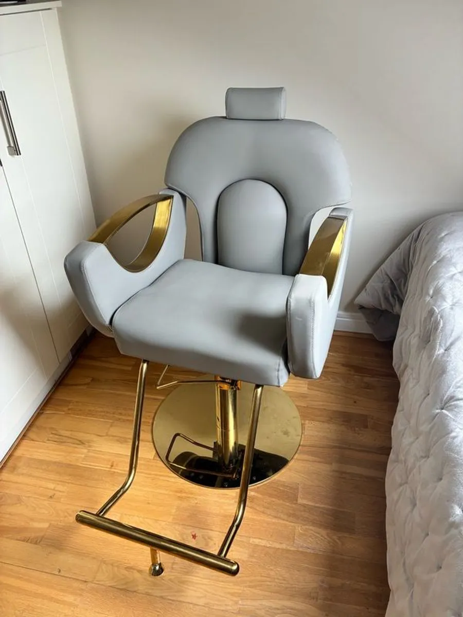 Beauty chair - Image 1
