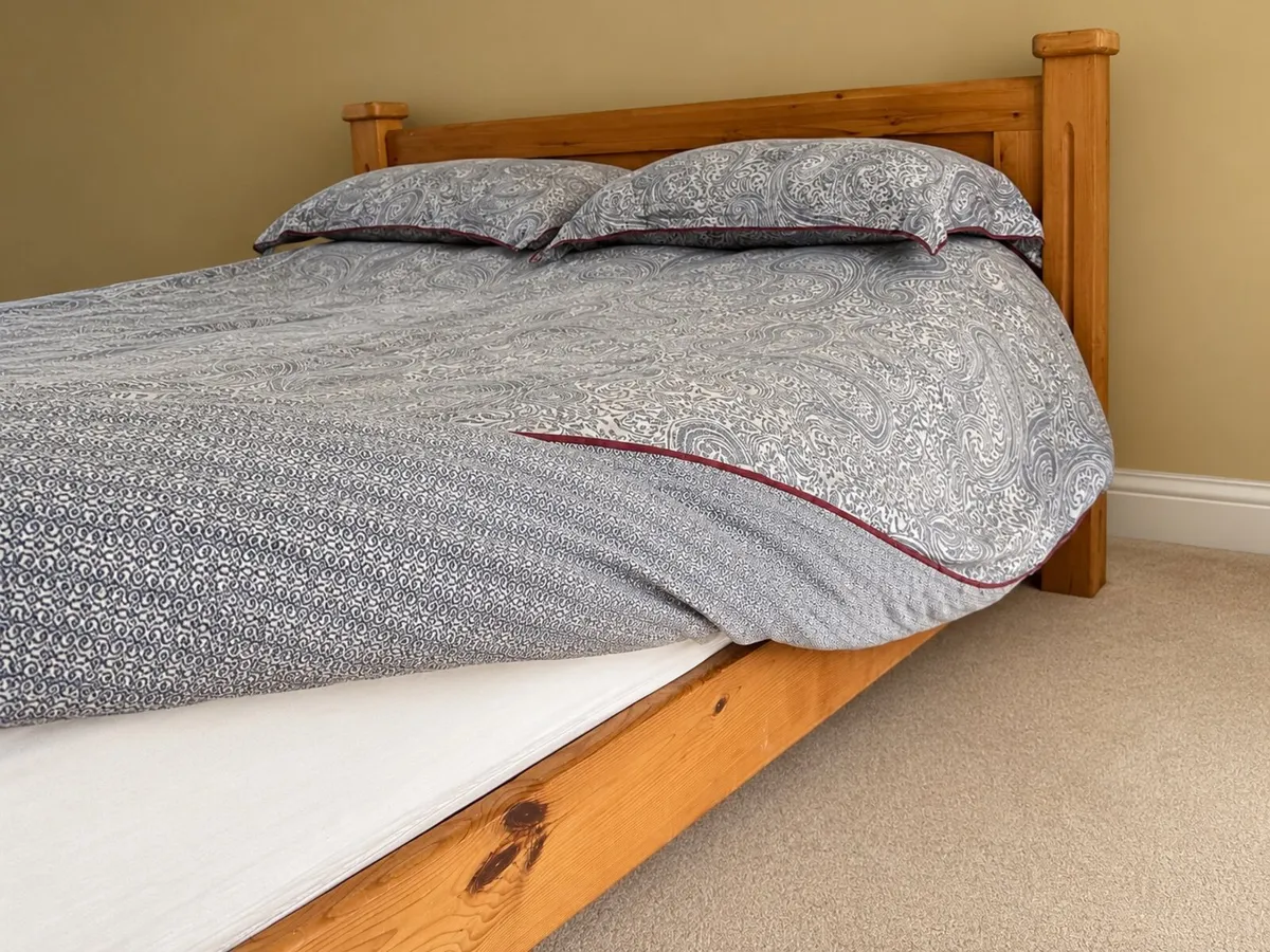Bed frame 5ft bed - Image 3