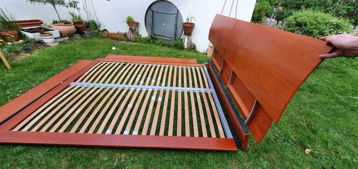 Flou Italian Designer king size bed - Image 3