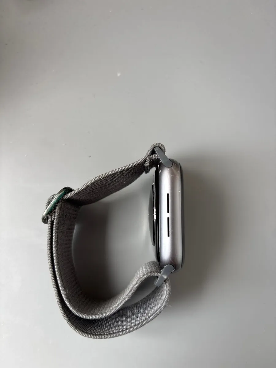 Apple Watch 44mm Series 4 Cellular - Image 3