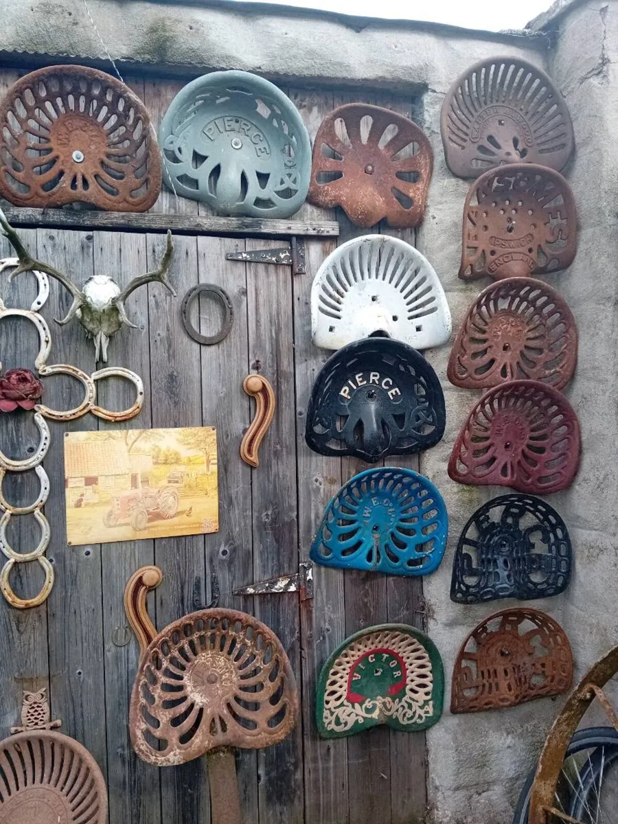 ANTIQUE AND COLLECTABLES - Image 2