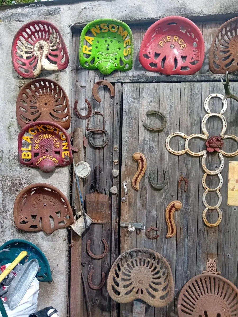 ANTIQUE AND COLLECTABLES - Image 4