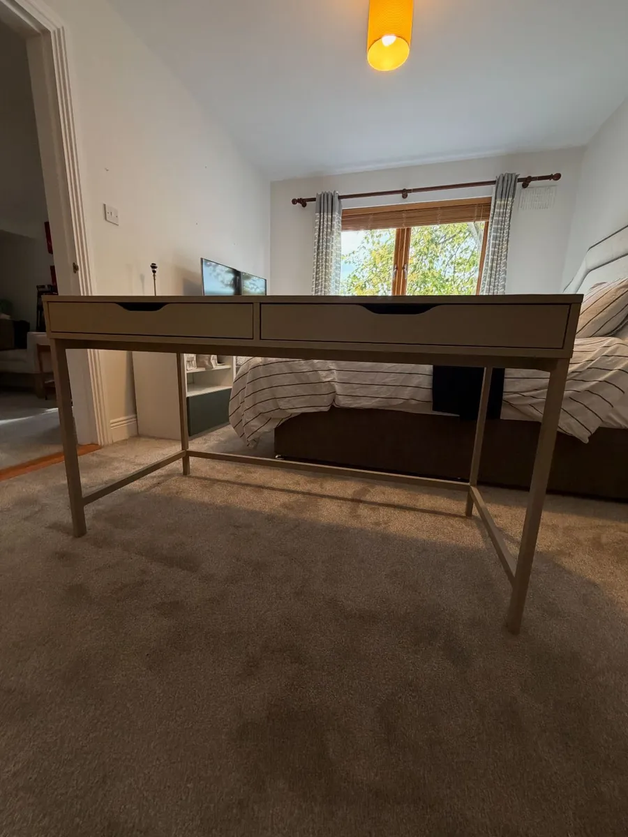 Desk - Image 3