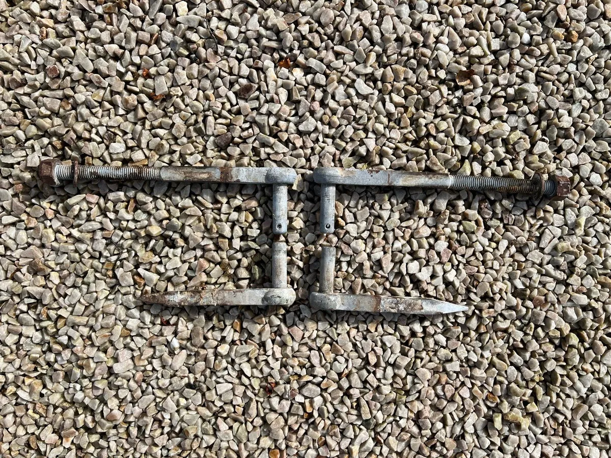 Pair 6ft field gates (suit 12ft gap) - Image 4