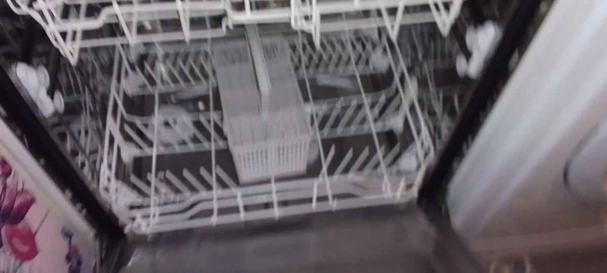 Dishwasher - Image 2