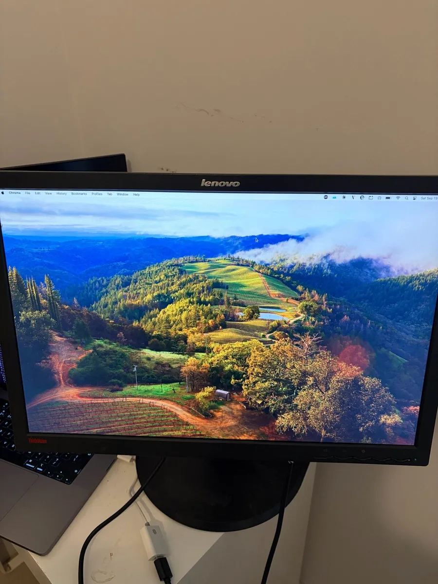 Lenovo Thinkvision 24” Monitor - Image 1