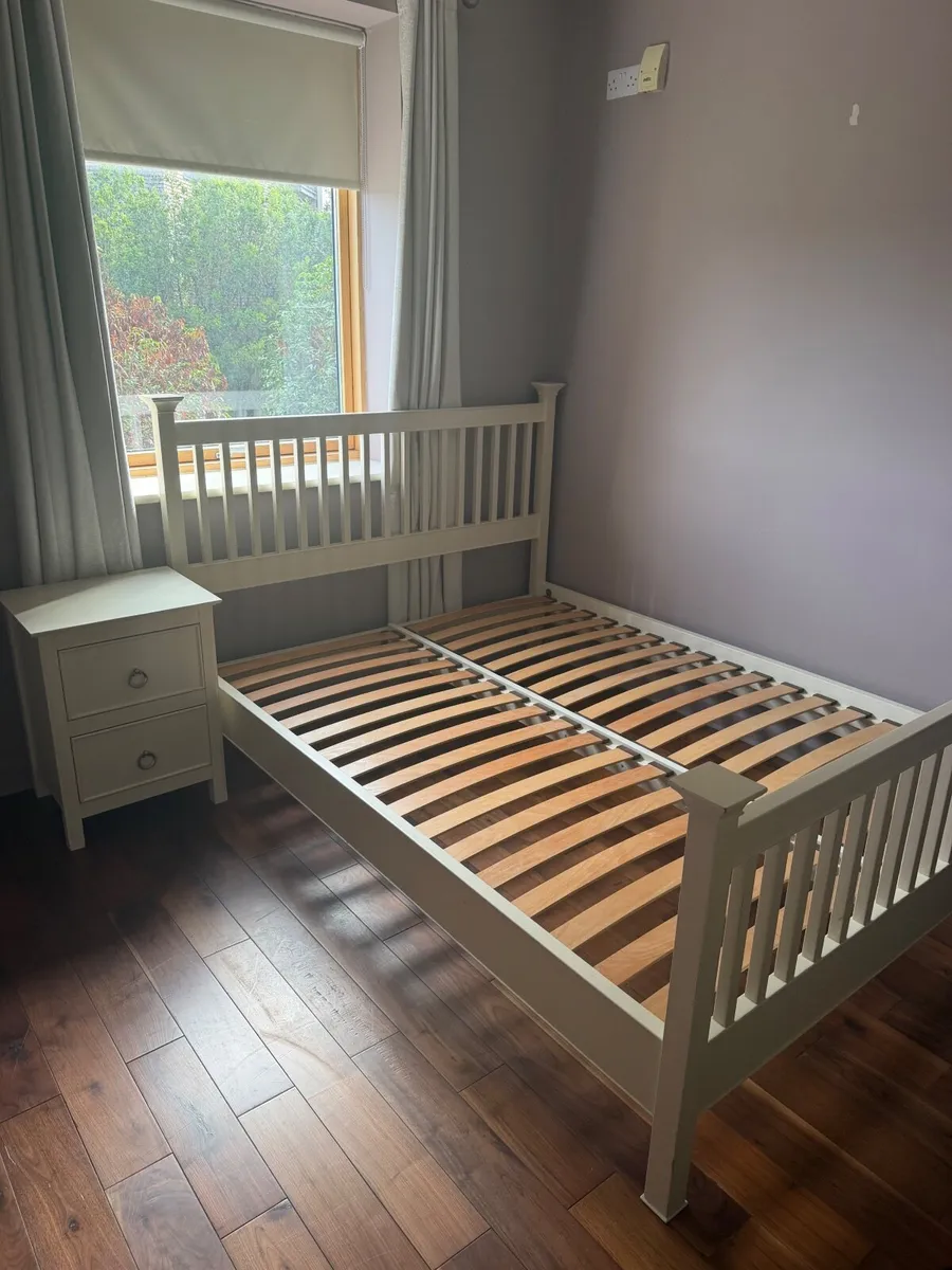 King size bed and bedside table - Image 4