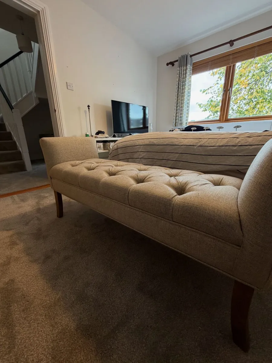 End of Bed Seat - Image 2