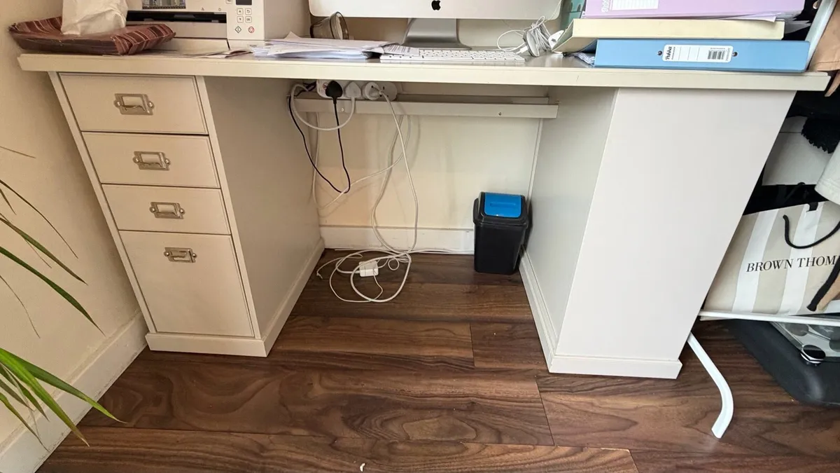 IKEA VEBBEAR Desk (140x60 cm) - Image 4