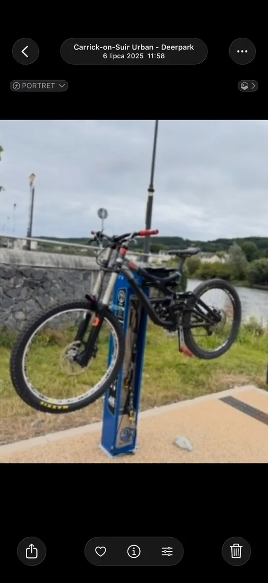 Downhill Specialized Bike Fox Shimano Boxxer - Image 2