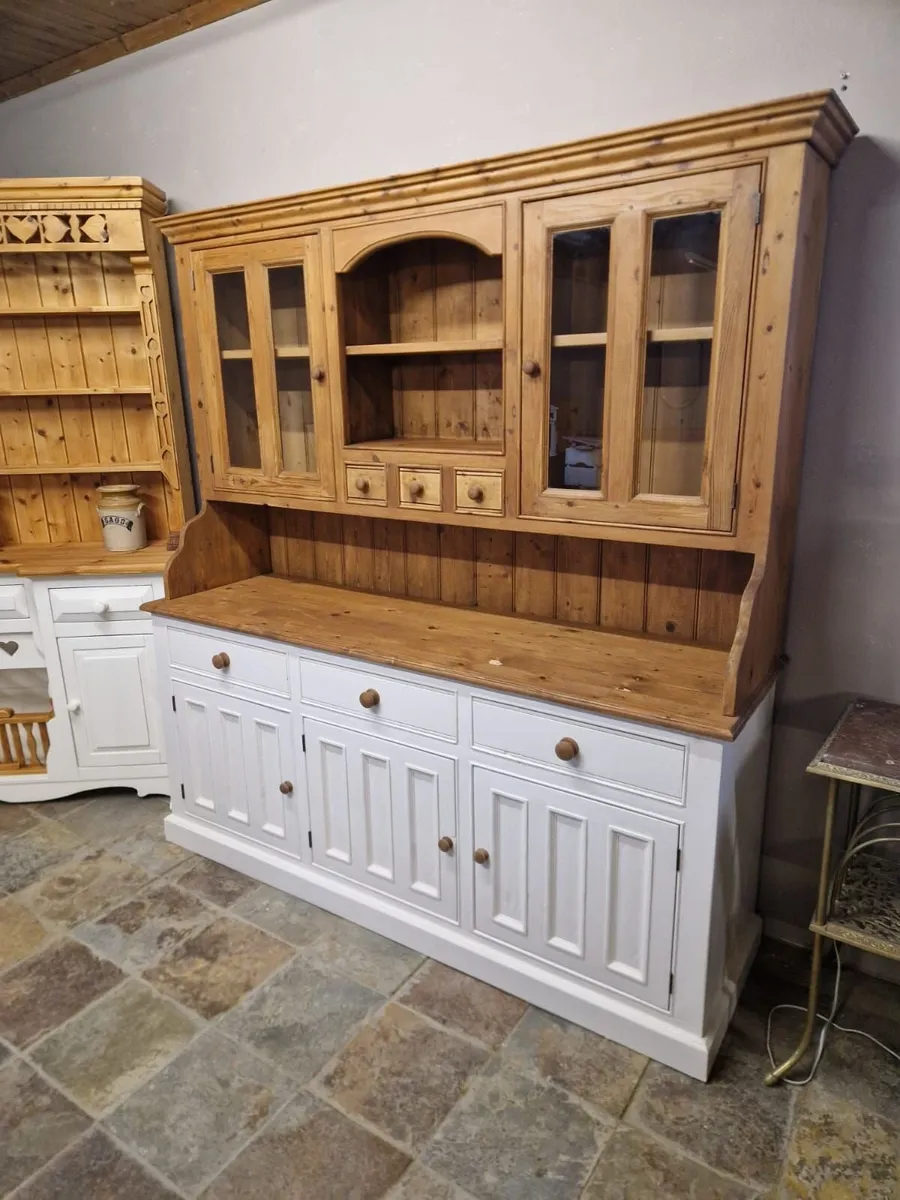 6ft wide vintage pine kitchen dresser - Image 1