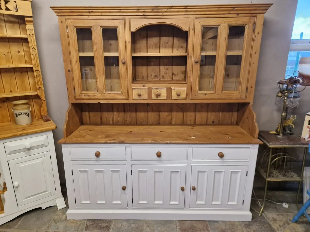6ft wide vintage pine kitchen dresser - Image 4